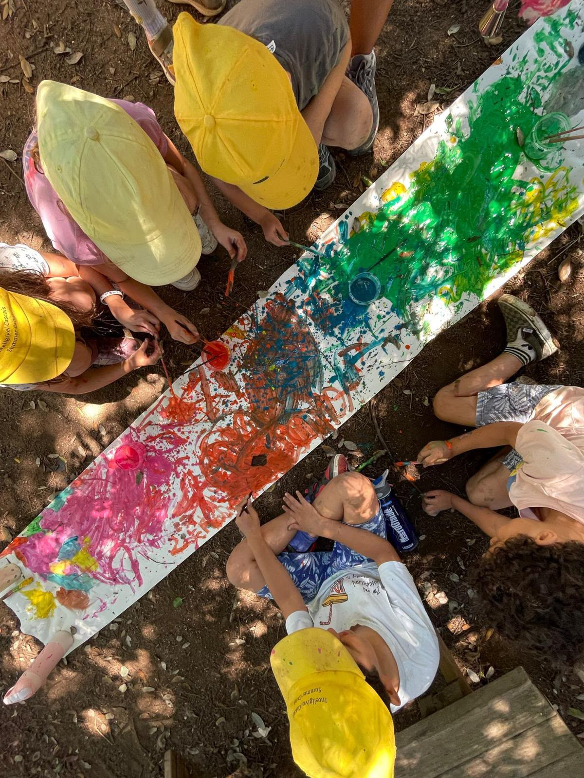 Crianças a realizar atividades outdoor durante o Summer Camp em Cascais