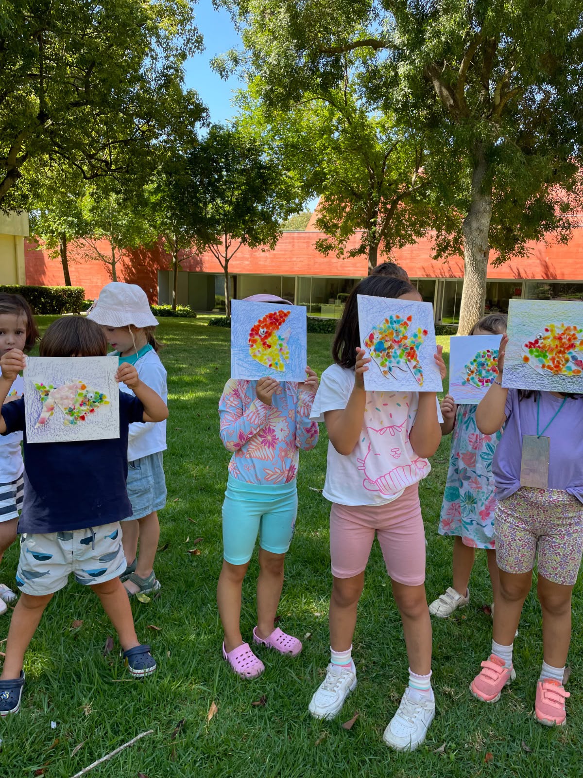 Crianças a realizar atividades outdoor durante o Summer Camp em Cascais